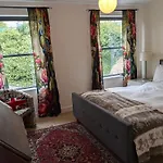 Panoramic Sea Views, Sleeps 4, Torquay