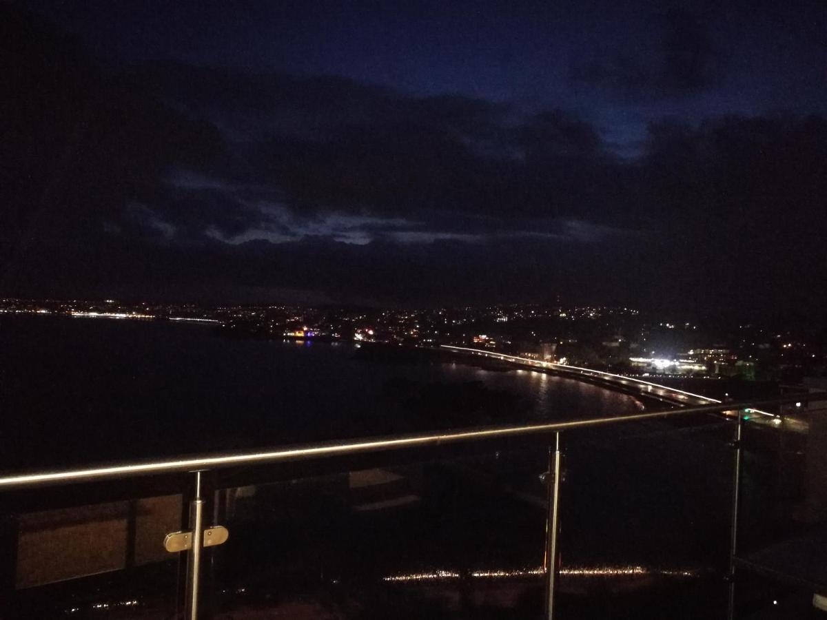 Panoramic Sea Views, Sleeps 4,