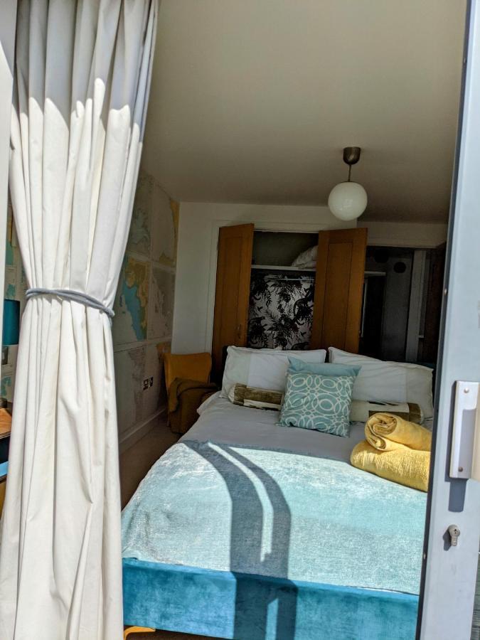 Apartment Panoramic Sea Views, Sleeps 4, Torquay