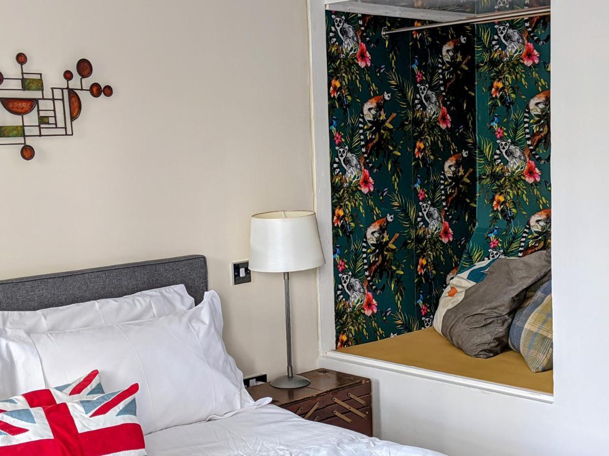 Panoramic Sea Views, Sleeps 4, * Torquay