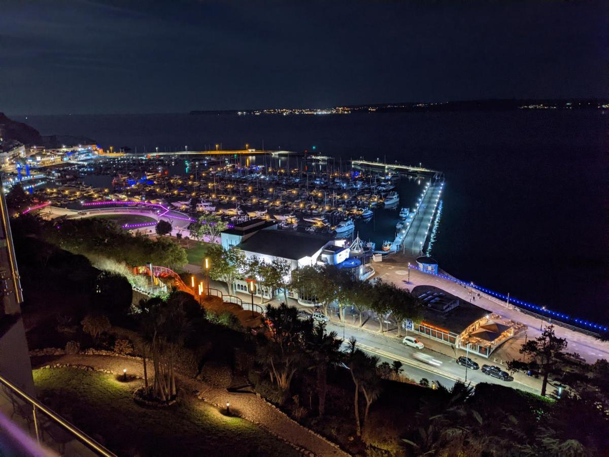 Panoramic Sea Views, Sleeps 4, Apartment Torquay