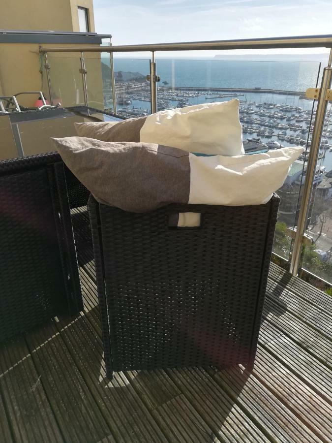 Panoramic Sea Views, Sleeps 4, Torquay